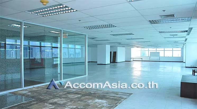 unit Office space For Rent in Silom, Bangkok  near BTS Surasak (AA12785)